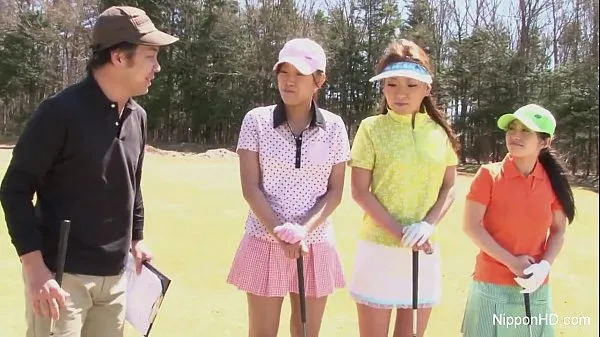 Tonton Asian teen girls plays golf nude Klip tenaga