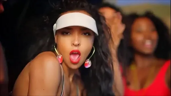 Titta på Tinashe - Superlove - Official x-rated music video -CONTRAVIUS-PMVS energiklipp
