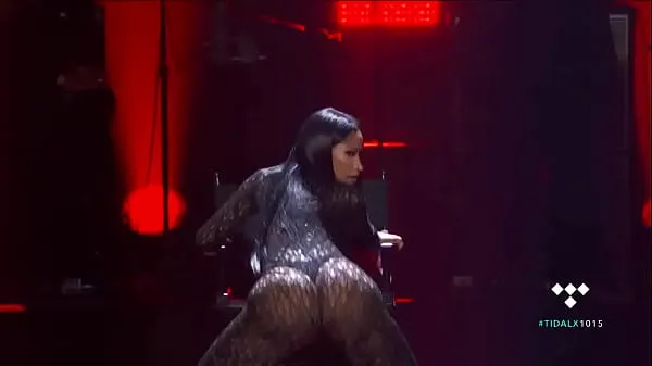Watch Nicki Minaj shaking her ass energy Clips