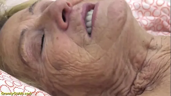 Bekijk sexy 90 years old granny gets rough fucked energieclips