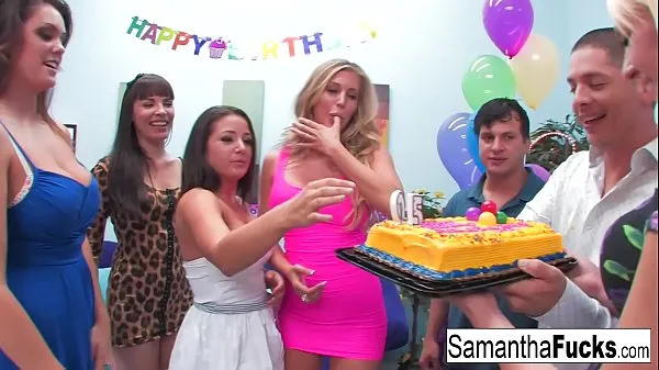 Bekijk Samantha celebrates her birthday with a wild crazy orgy energieclips