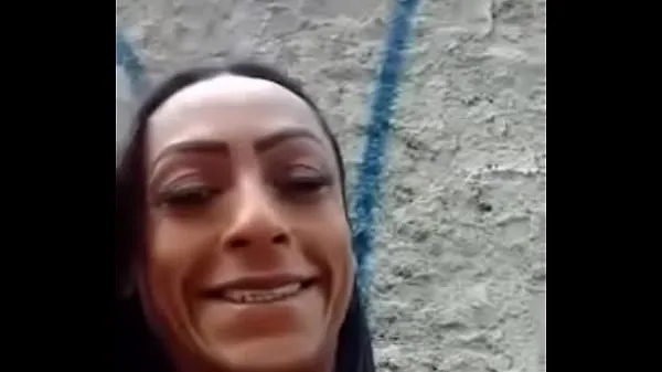 Посмотрите Памела Бразил транс избивает одного на улице neca иди за нимэнергетические клипы