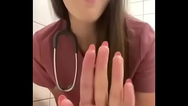 Tonton nurse masturbates in hospital bathroom Klip tenaga