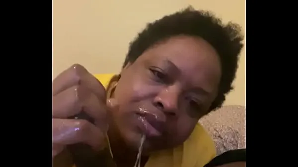 Pozrite si Mature ebony bbw gets throat fucked by Gansgta BBC energetické klipy