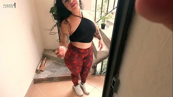 Xem I fuck my horny neighbor when she is going to water her plants Clip năng lượng